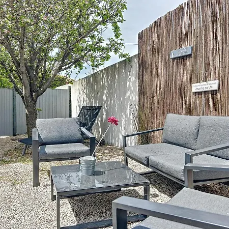 Holiday home Les Oiseaux Du Paradis *
